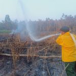 Pelaksanaan Pemadaman Karhutla di Desa Panca Jaya, Kecamatan Tenggarong Seberang