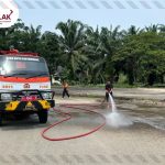 BPBD Kukar Bersihkan Jalan di Sekitar Stadion Aji Imbut Tenggarong Seberang